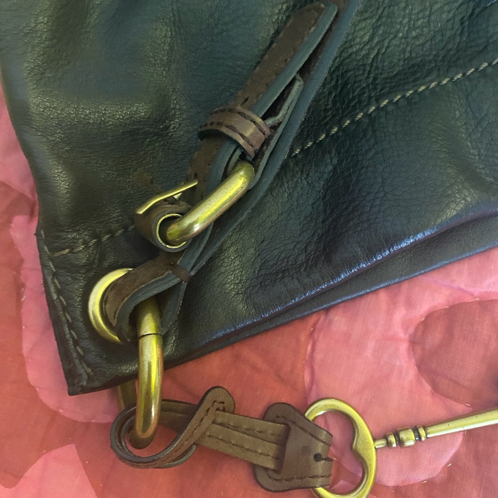 FINAL PRICE Fossil Black Leather Shoulder Bag. - Picture 4 of 7